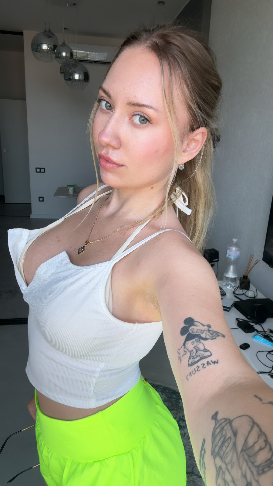 KateV in her underwear in El Paso