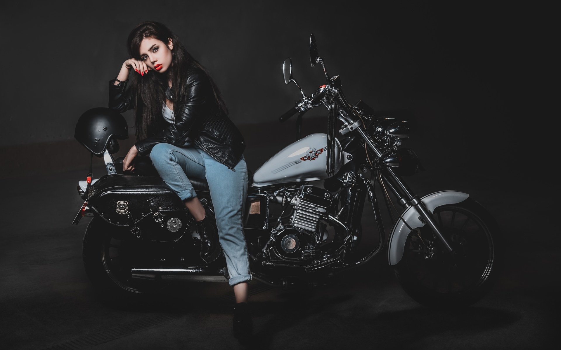 Biker girls: style and drive in El Paso