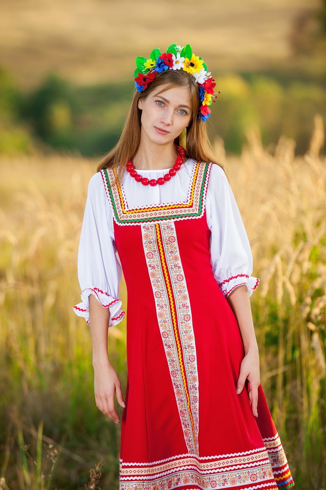 Women in Slavic costumes in El Paso